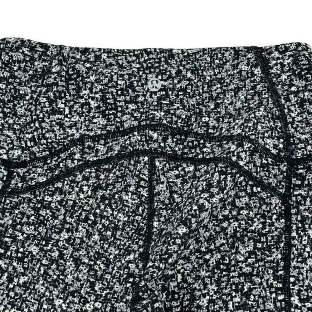 Lululemon Black/White Flower‎ Patterned Women's Leggings Exposed Seam Size 4